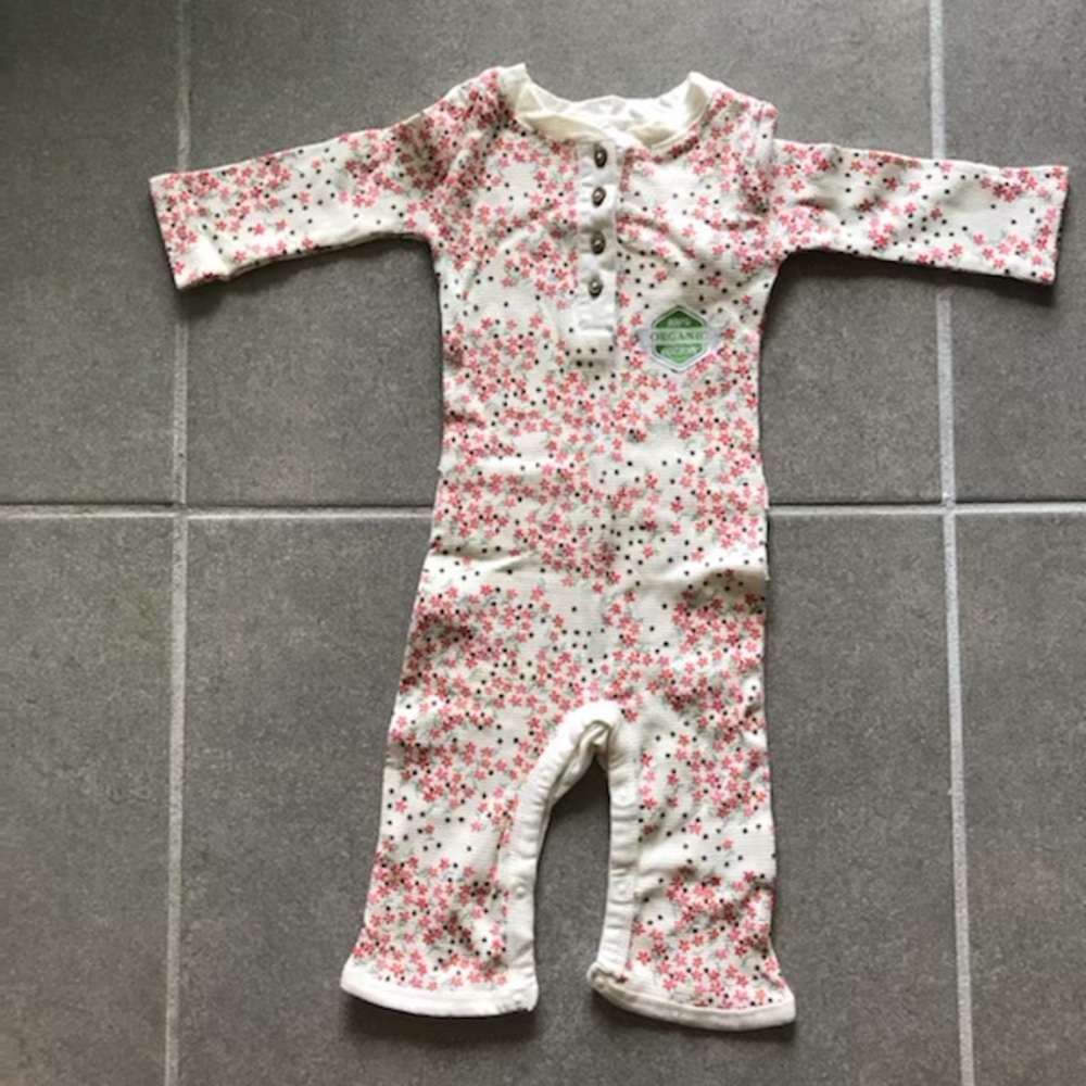 Burt’s Bees Baby organic onesie 0-3 months